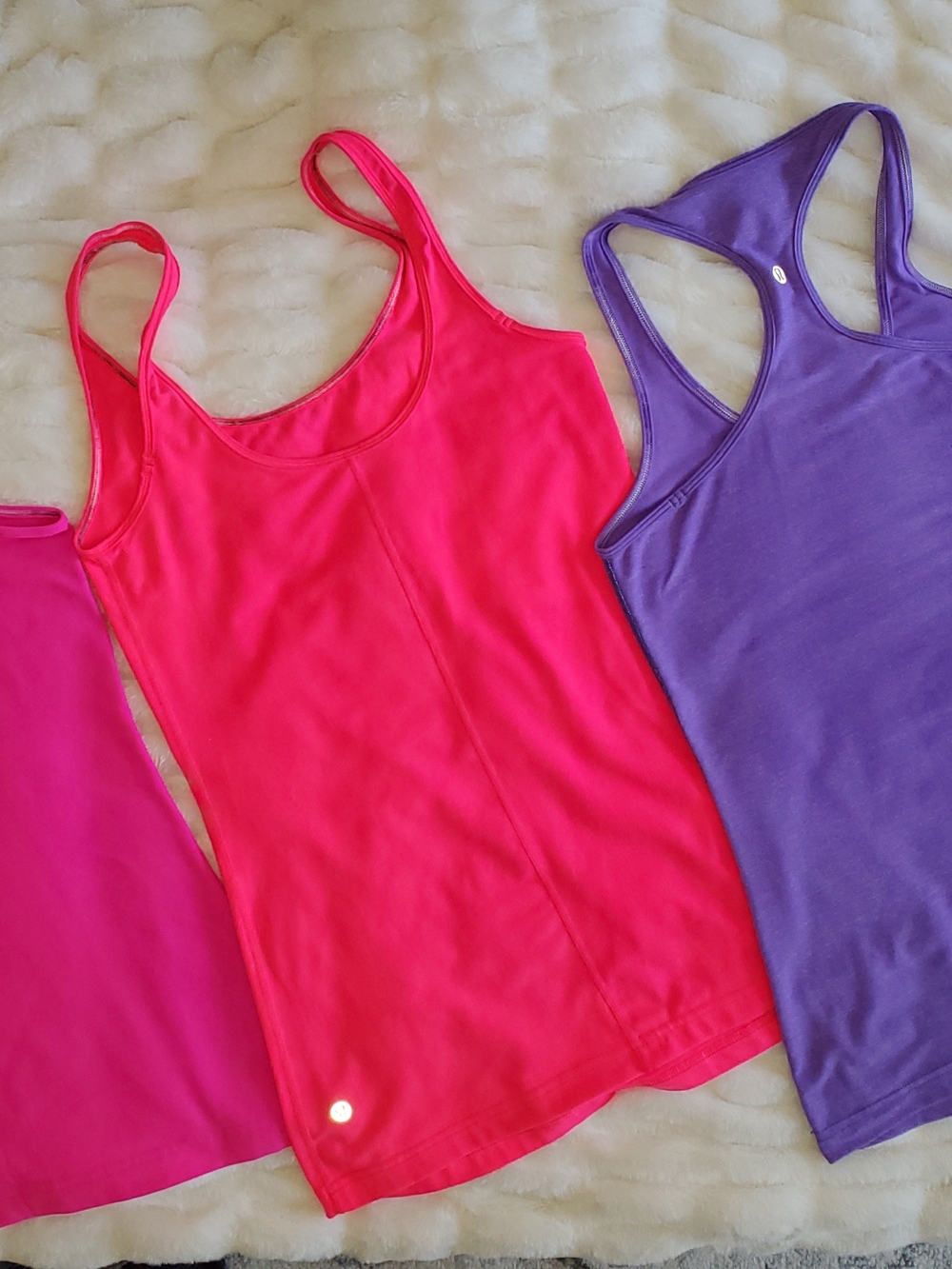 Women’s Bright Pink Scoop Neck Tank Top